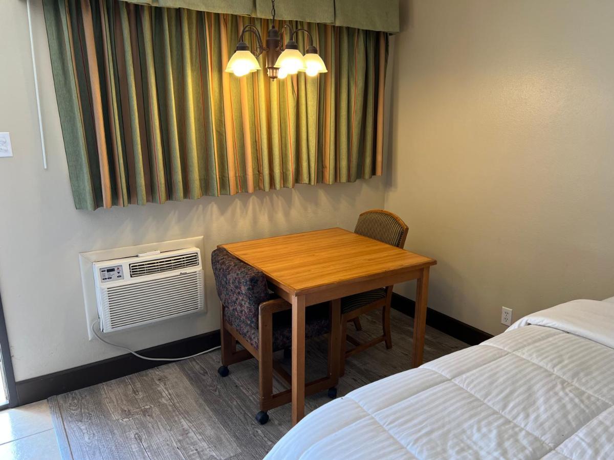 Four Winds Motel&RV Park Carrizozo Buitenkant foto